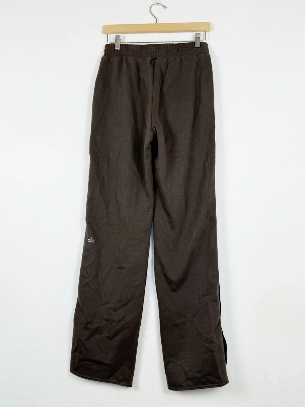 ALO Yoga Courtside tearaway snap pants espresso brown wide leg sweatpants